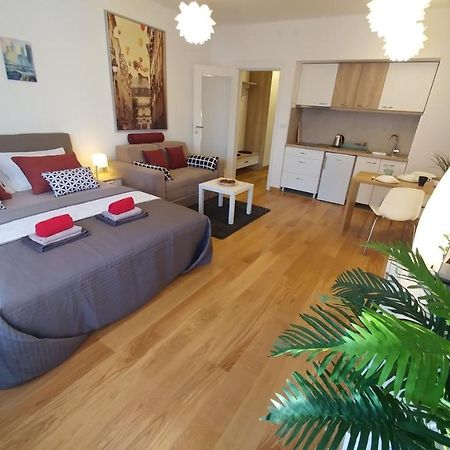 Apartments Delta A Blok - Savada เบลเกรด ภายนอก รูปภาพ