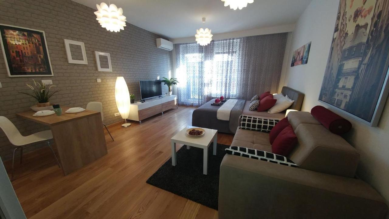 Apartments Delta A Blok - Savada เบลเกรด ภายนอก รูปภาพ