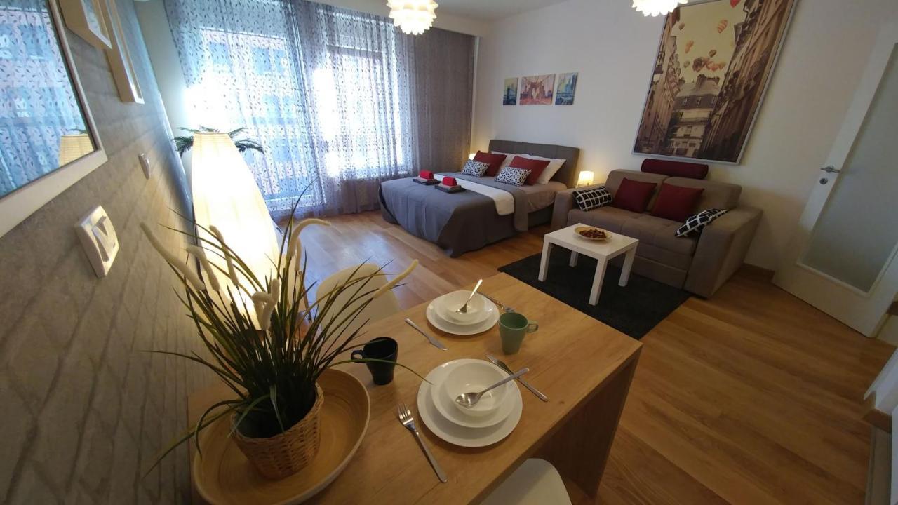 Apartments Delta A Blok - Savada เบลเกรด ภายนอก รูปภาพ